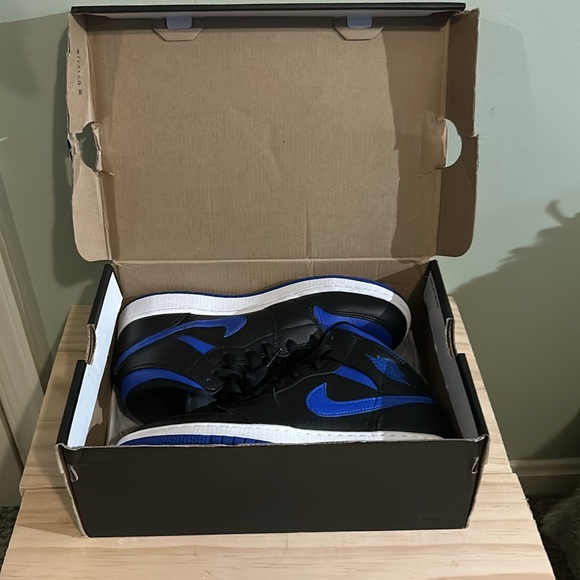 Air Jordan 1 mid hyper royal authentic - Picture 8 of 10